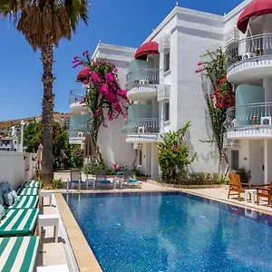 Hotel La Brezza &, Akyarlar